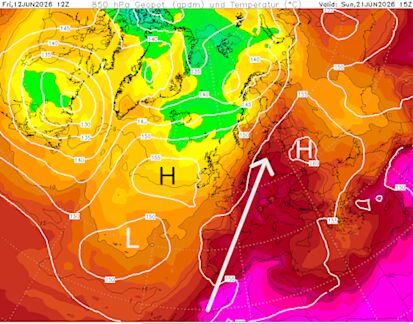 Foto gemaakt door Wetterzentrale.de - Zeer omvangrijk gebied met warme bovenluchten in Europa Foto gemaakt door Wetterzentrale.de - Zeer omvangrijk gebied met warme bovenluchten in Europa