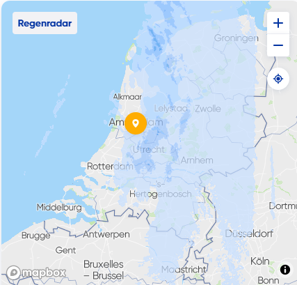 Foto gemaakt door weer.nl - Het radarbeeld van onze website om 18:00. In het westen op steeds meer plekken droog, in het midden sneeuwt het nog een poos door en in het oosten staat de sneeuw op het punt van beginnen.