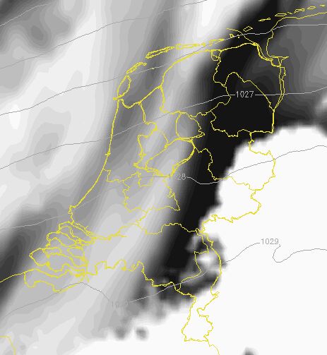 Bewolking boven Nederland zaterdag om 18:00 uur. De eerste sluierbewolking is zichtbaar. Bron: Wetterzentrale. Bewolking boven Nederland zaterdag om 18:00 uur. De eerste sluierbewolking is zichtbaar. Bron: Wetterzentrale.