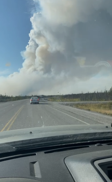 Foto gemaakt door Alicia Pouw - Yellowknife - Inwoners van het Canadese Yellowknife zijn afgelopen dagen geëvacueerd. 