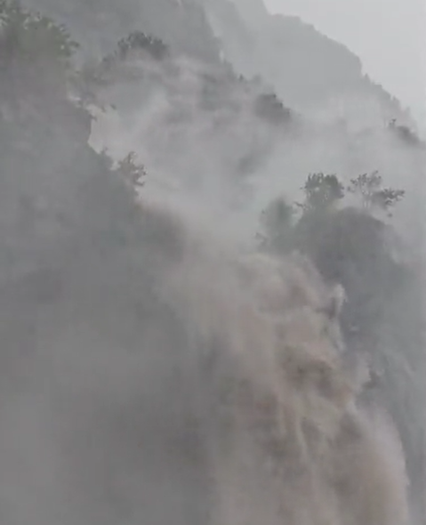 Foto gemaakt door MeteoSchweiz - Gevaarlijk weer en overstromingen; extreem weer in de Alpenlanden en het Middellandse Zeegebied.