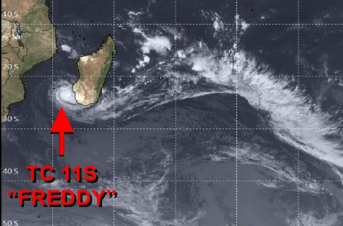 Foto gemaakt door Joint Typhoon Warning Center - Madagaskar - In het zeegebied tussen Madagaskar en Mozambique zwerft een bijzondere cycloon rond. De storm met de naam Freddy bestaat al ruim een maand en gaat maar door.