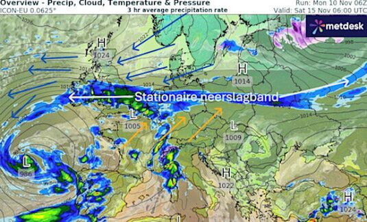 Een west-oost lopende neerslagband boven onze breedtegraad