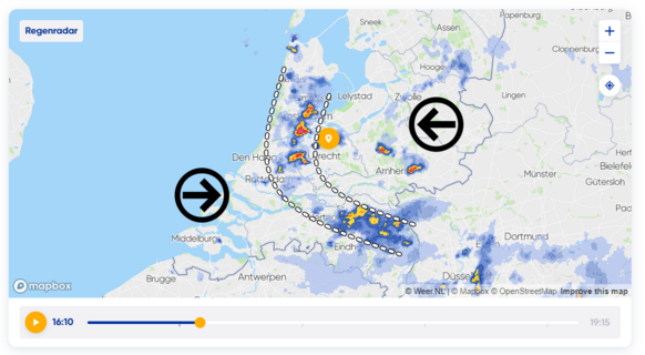 Foto gemaakt door Weer.nl (Regenradar) - Het radarbeeld van 16.10 uur vanmiddag met felle regen- en onweersbuien op de scheidingslijn tussen de gebieden met oosten- en westenwind.