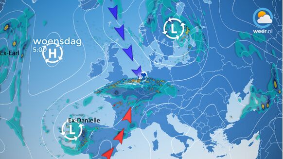 Foto gemaakt door Weer.nl - De weerkaart voor woensdagochtend. Als gevolg van die botsing ontstaat een fel neerslaggebied. De vraag is waar dat neerslaggebied uiteindelijk precies komt te liggen. 