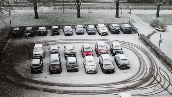 Foto gemaakt door Martha Kivits - Waalwijk - Ook in Brabant begon de ochtend op meerdere plekken met een laagje sneeuw. 