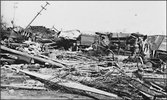 Foto gemaakt door Onbekend - Gorham - De schade na de Tri-State Tornado in de plaats Gorham.