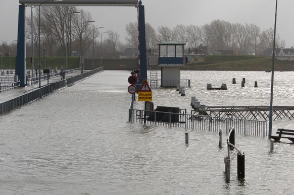 Foto gemaakt door Geert Molema - Delfzijl - Ter illustratie: hoog water in het verleden.