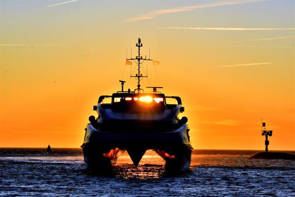 Foto gemaakt door Sytse Schoustra - Terschelling - Zonsopkomst boven de Waddenzee. 