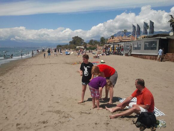 Foto gemaakt door Reinout van den Born - Las Chapas Playa - Het strand voor de Hipopotamos Beach, 10 jaar geleden. 