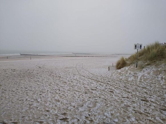 Foto gemaakt door Huib Lievense - Domburg - De stranden in het zuidwesten worden wit. De rest van het land volgt later!