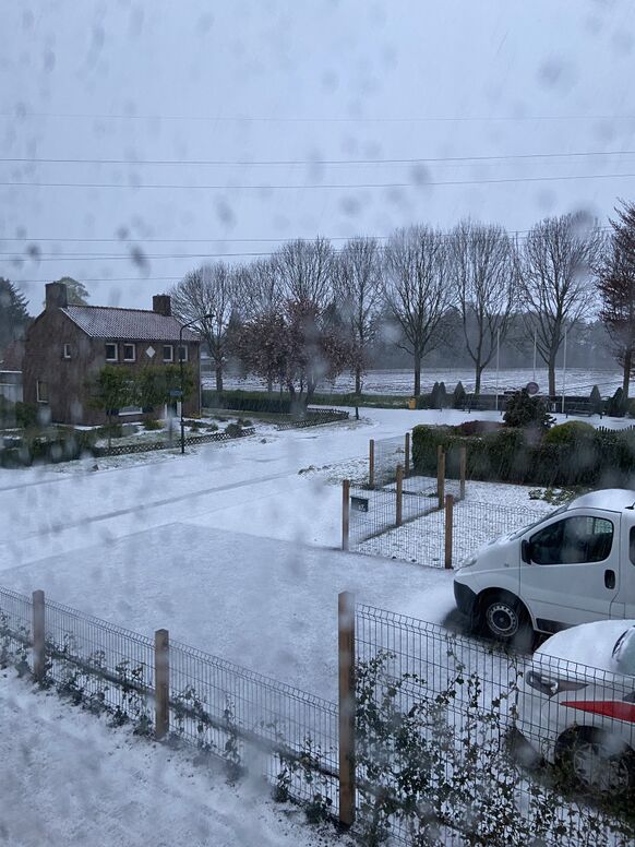 Foto gemaakt door Hella van der Zanden - In delen van Brabant kwam het op 7 mei nog tot een sneeuwdek!