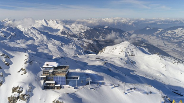 Foto gemaakt door visittirol.nl - Zillertal - Zonnige en besneeuwde bergen in Tirol