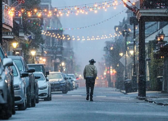 Foto gemaakt door David Grunfeld / NOLA - New Orleans - Sneeuwval op Bourbon Street in de New Orleans French Quarter op 21 januari 2025