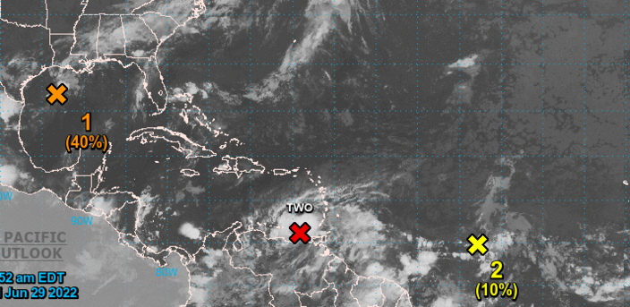 Foto gemaakt door National Hurricane Center - De inwoners van Aruba, Bonaire en Curaçao zijn vandaag in de ban van potentiële tropische storm Bonnie, die er vanuit het oosten aan komt razen.