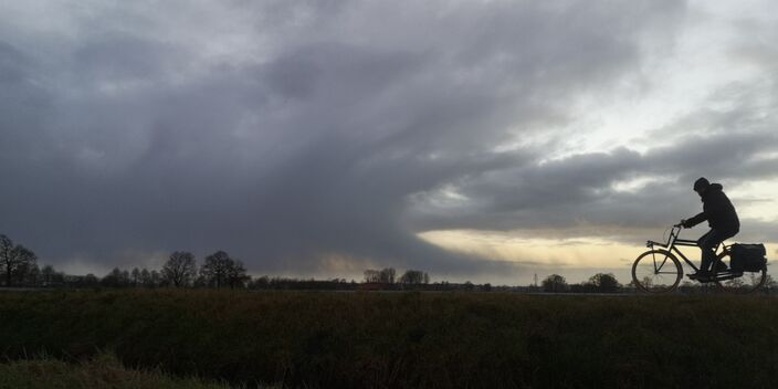 Foto gemaakt door Ton de Brabander - Renkum - Vanaf vanmiddag neemt de bewolking weer toe