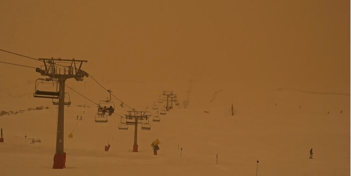 Foto gemaakt door Webcam - Sierra Nevada - Het skigebied van de Sierra Nevada bij Granada in Spanje, woensdagmiddag.