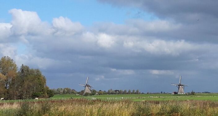 Foto gemaakt door Jan van der Sman - Molendriegang Stompwijk - De grenslaag is hier goed te zien door de wolkenbasis Foto gemaakt door Jan van der Sman - Molendriegang Stompwijk - De grenslaag is hier goed te zien door de wolkenbasis