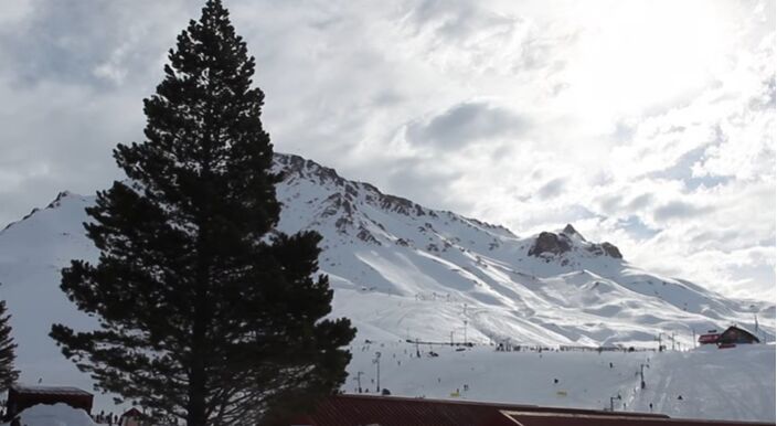 Foto gemaakt door Videostill - Las Leñas - Argentinië - Prachtige besneeuwde bergen en volop zonneschijn in Las Leñas.