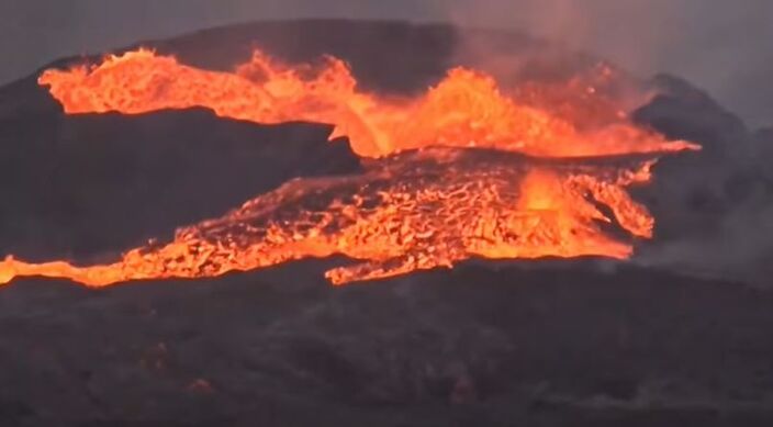 Foto gemaakt door Webcam - Reykjanes, IJsland - Lavastroom Reykjanes - 29 juni