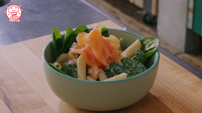 Foto gemaakt door ALDI Kookideetje - Pastasalade met gerookte zalm en spinazie.