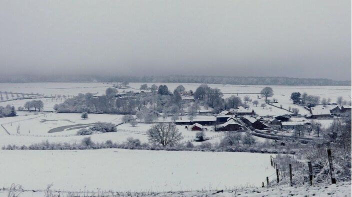 Foto gemaakt door Hans Janssen - Vijlen - Tijdens sneeuwval kwam het afgelopen nacht lokaal ook tot onweer. 