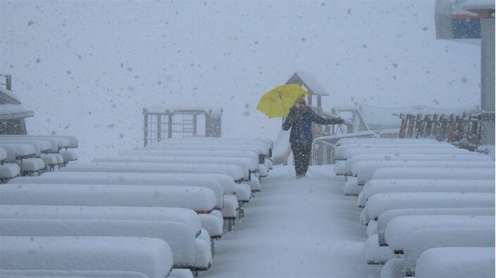 Foto gemaakt door Hans ter Braak - Mittelberg - In de omgeving van Mittelberg lag op 2.000 meter hoogte vanochtend al een flink pak sneeuw