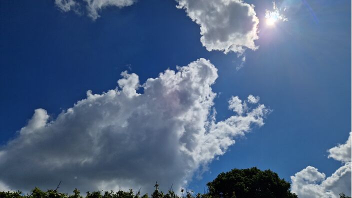 Foto gemaakt door Theo van Dalen - Putten - Vriendelijke stapelwolken maken later in de week plaats voor regenwolken