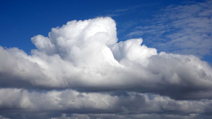 Foto gemaakt door Ben Saanen - Wisselend weer tijdens de Klassieker met aanvankelijk veel bewolking en wellicht een bui, later kan de zon ook tevoorschijn komen. 