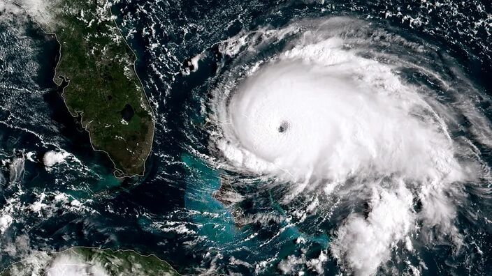 Foto gemaakt door NOAA GOES-East satelliet - Satellietfoto van orkaan Dorian in 2019, welke stilviel boven de Bahamas en daar een ravage achterliet