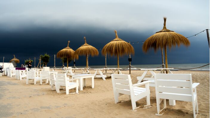 Foto gemaakt door Kees Jak  - Castricum aan Zee - Strandweer zit er na het weekend even niet in.