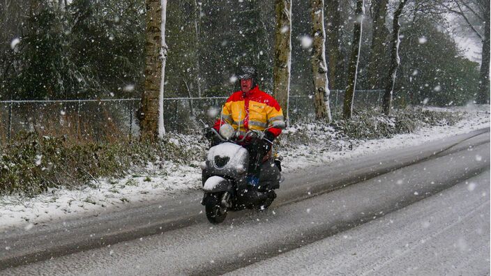 Foto gemaakt door Jos Hebben - Altweerterheide - Voor het eerst in jaren weten we weer wat die 'aprilse grillen' ook alweer zijn van vroeger.