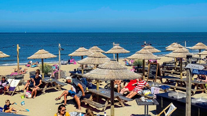 Foto gemaakt door Sjef Kenniphaas - Egmond aan Zee - Het warme en zonnige weer van gisteren krijgt een vervolg. De temperaturen komen vandaag nog een stukje hoger uit. Later vanuit het zuiden kans op onweer.