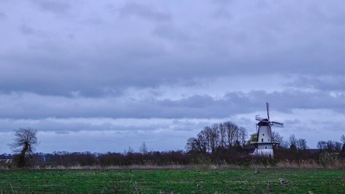 Foto gemaakt door Fas Vermeulen - Deil  - Bewolkte luchten domineren het weerbeeld vrijdag en zaterdag