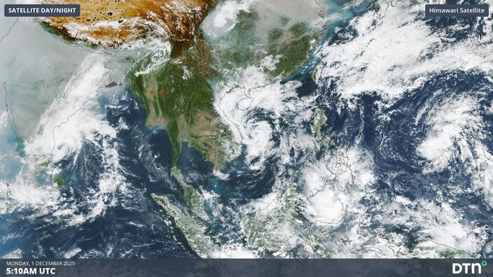 Drie tropische cyclonen in Zuidoost-Azië vastgelegd met een satelliet. Bron: DTN.com Drie tropische cyclonen in Zuidoost-Azië vastgelegd met een satelliet. Bron: DTN.com
