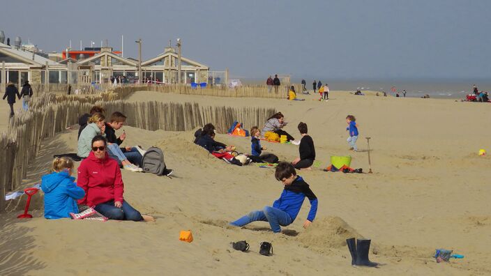 Foto gemaakt door Gieny Westra - Katwijk - Het warme weer houdt maar aan. Opnieuw sneuvelen records. 