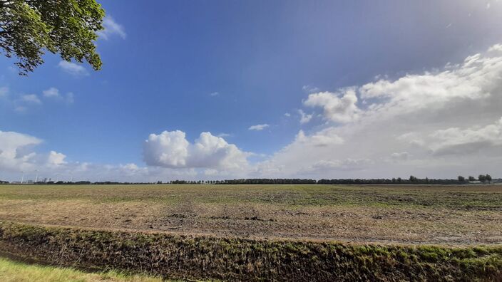 Foto gemaakt door Jannes Wiersema - In het noordoosten van het land zijn er al wat opklaringen te zien, maar het betere weer moet op veruit de meeste plekken nog komen. Dat gebeurt in de loop van de komende week