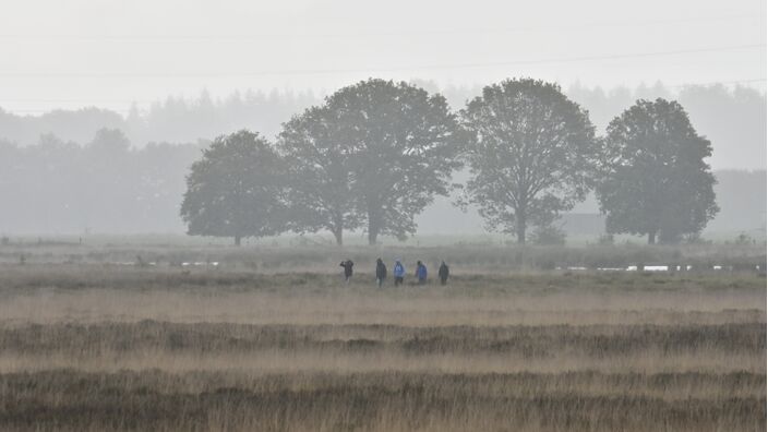 Foto gemaakt door Arjan Pat - Hooghalen - Deze week is een regenjas geen overbodige luxe