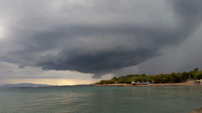 Foto gemaakt door Lindzi60 - Griekenland - Storm Ariel liet regionaal veel regen achter in Griekenland.