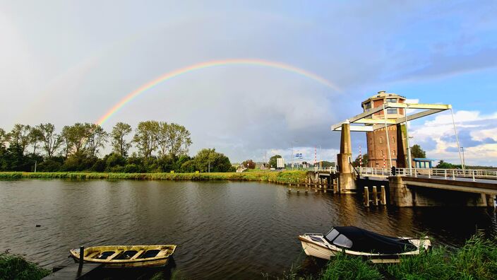 Foto gemaakt door Kees Jak - Westzaan - Vandaag al flink wat zon, maar ook een paar buien.