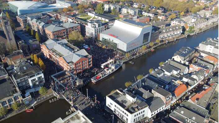 Foto gemaakt door Joost Mooij - Op de meeste plekken verliep de intocht van Sinterklaas vandaag zonnig en zeer zacht