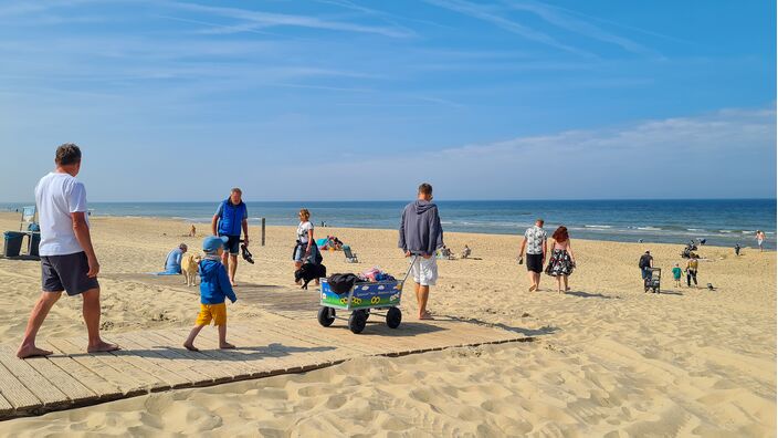 Foto gemaakt door Ilse Kootkar - Den Helder - Op de stranden lang geen 30 graden, maar wel zomerse taferelen. 