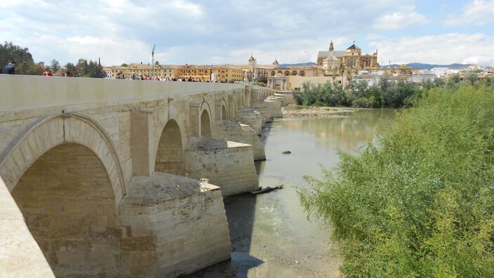 Foto gemaakt door Eduardo Chaves Barbó - Córdoba - In de Spaanse stad Córdoba in Andalusië is gisteren de hoogste apriltemperatuur in Spanje ooit aangetekend. Het werd 38,8 graden, 16 graden boven normaal.