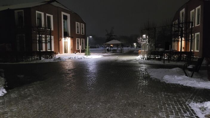Foto gemaakt door Tonny De vries - Delfzijl - Op 12 januari waren wegen ook al spekglad door ijzel
