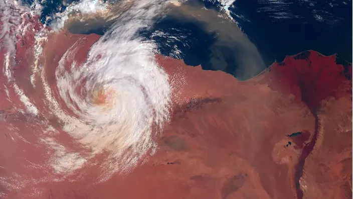 Foto gemaakt door  Copernicus/SentinelHub - Satellietbeeld van medicane Daniel boven de grens van Egypte en Libië op 11 september 2023