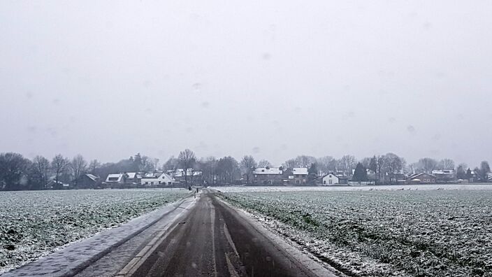 Foto gemaakt door Hans Janssen - Landgraaf - In Landgraaf sneeuwde het vanmorgen. 
