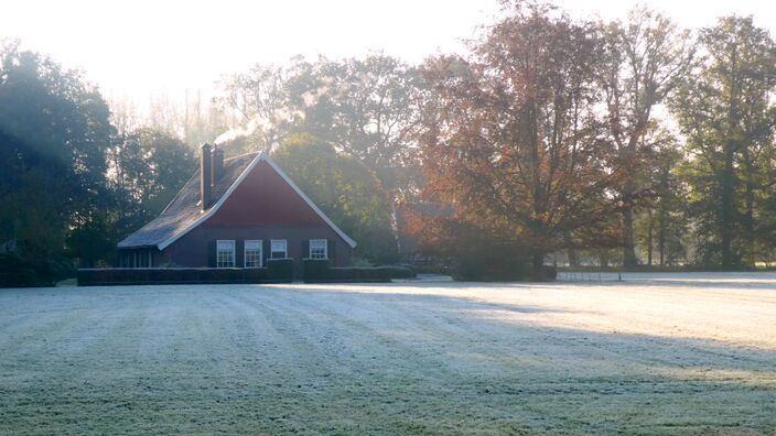 Foto gemaakt door Willy Bonnink - Winterswijk - Ook vorig jaar kwam het in september tot de eerste nachtvorst. In de Achterhoek waren de velden wit.