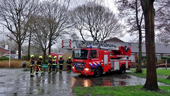 Foto gemaakt door Ton Wesselius - Alphen aan den Rijn - De hulpdiensten zijn er maar druk mee! 