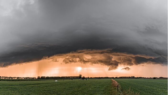 Foto gemaakt door Chris Biesheuvel  - Nederland - Ter illustratie: een supercell boven Nederland. Onder dit soort buien kunnen tornado's ontstaan.