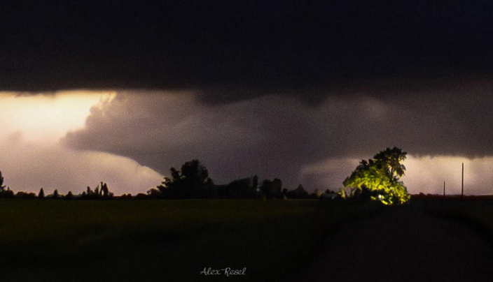 Foto gemaakt door Alex Resel - Foto van de EF5 tornado nabij Enderlin op 20 juni 2025.